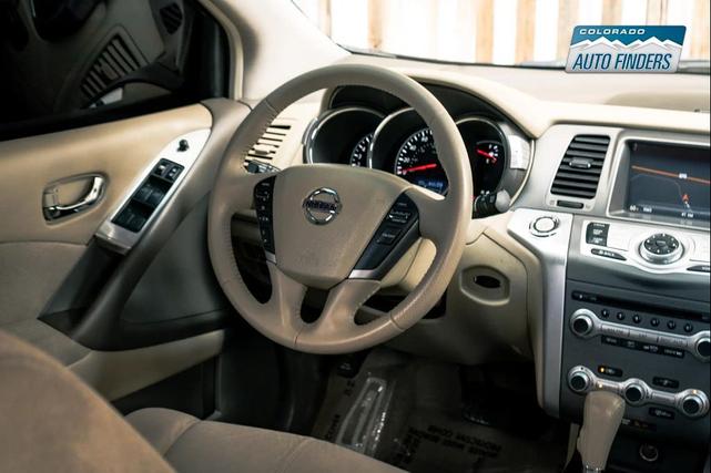 Photo of 2014 Super Black Nissan Murano