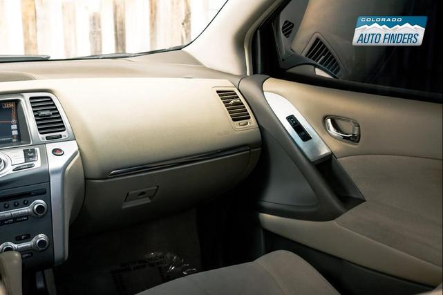 Photo of 2014 Super Black Nissan Murano