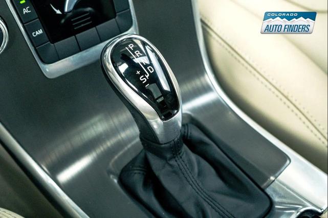 Photo of 2015 White Volvo XC60