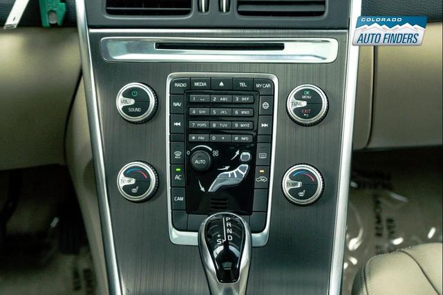 Photo of 2015 White Volvo XC60