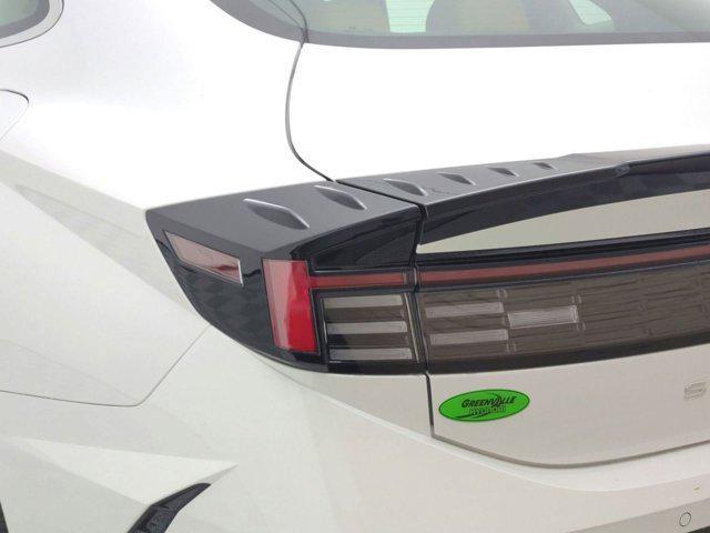 Photo of 2025 White Hyundai SONATA Hybrid