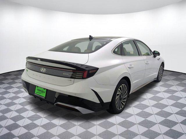 Photo of 2025 White Hyundai SONATA Hybrid