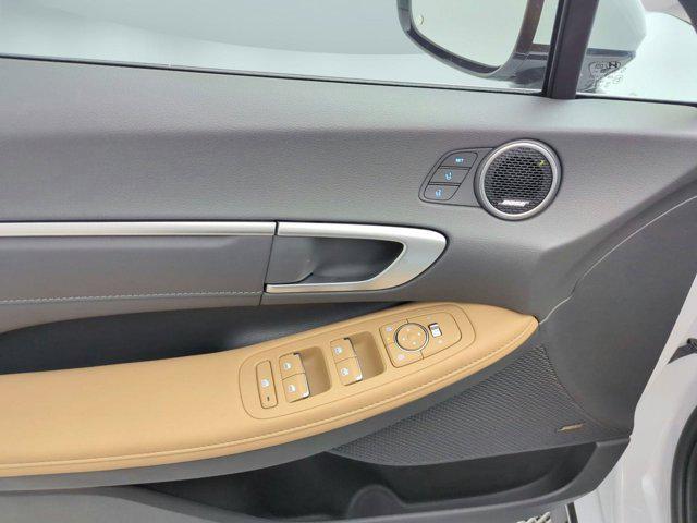 Photo of 2025 White Hyundai SONATA Hybrid