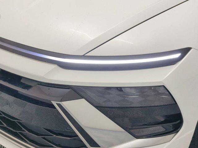 Photo of 2025 White Hyundai SONATA Hybrid