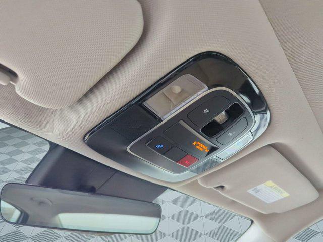 Photo of 2025 White Hyundai SONATA Hybrid