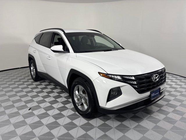 Photo of 2024 White Pearl Hyundai TUCSON