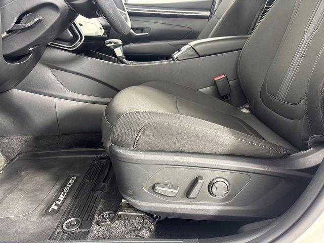 Photo of 2024 White Pearl Hyundai TUCSON