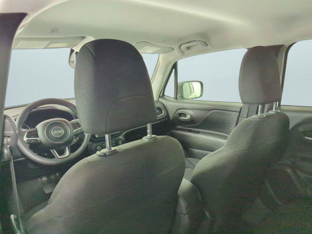 Photo of 2023 Alpine White Clearcoat Jeep Renegade