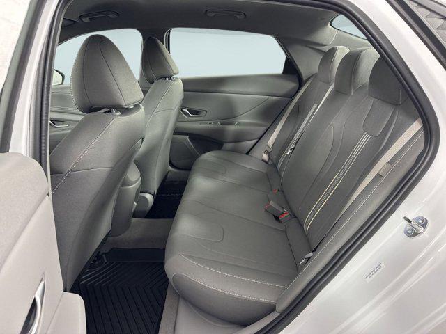 Photo of 2025 White Hyundai ELANTRA