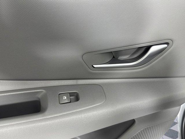 Photo of 2025 White Hyundai ELANTRA
