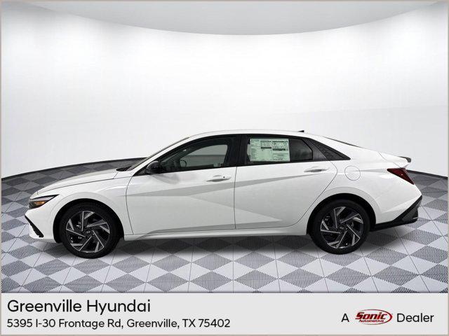 Photo of 2025 White Hyundai ELANTRA