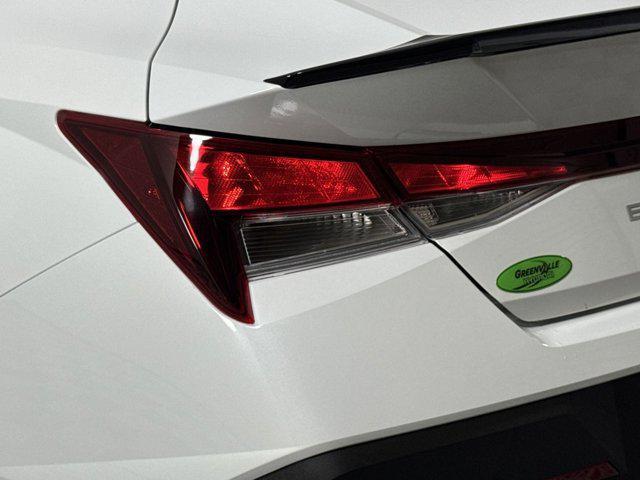 Photo of 2025 White Hyundai ELANTRA
