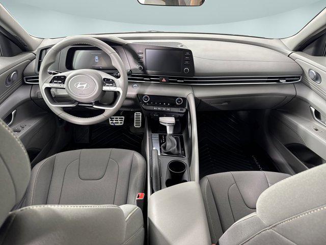 Photo of 2025 Gray Hyundai ELANTRA