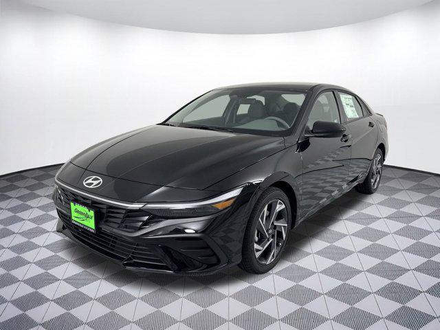Photo of 2025 Black Hyundai ELANTRA