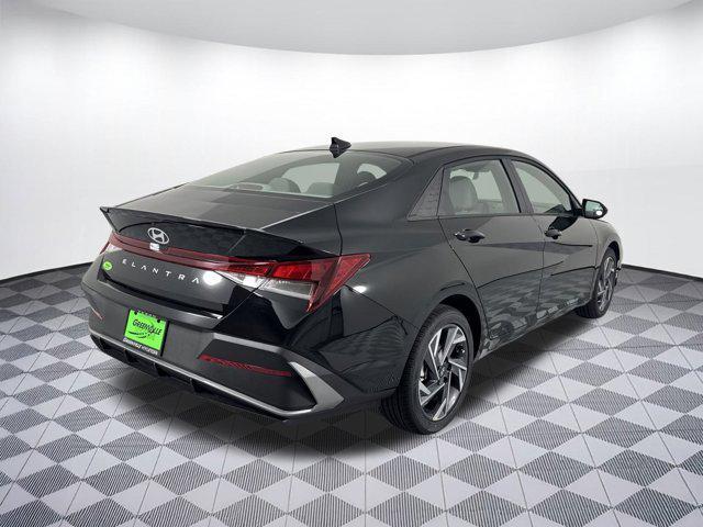 Photo of 2025 Black Hyundai ELANTRA