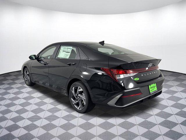 Photo of 2025 Black Hyundai ELANTRA
