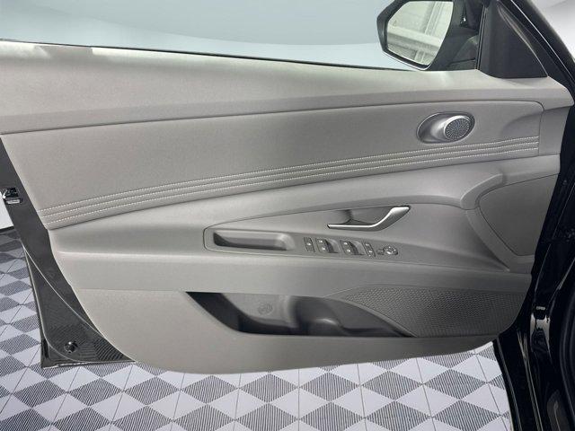 Photo of 2025 Black Hyundai ELANTRA