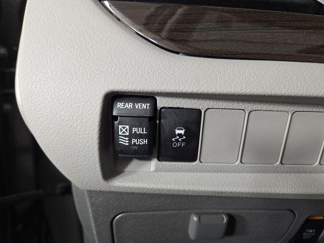 Photo of 2019 Predawn Gray Mica Toyota Sienna