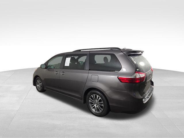 Photo of 2019 Predawn Gray Mica Toyota Sienna