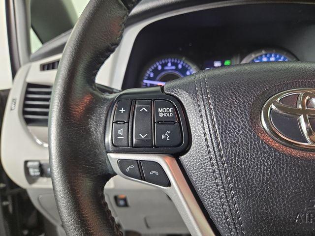 Photo of 2019 Predawn Gray Mica Toyota Sienna