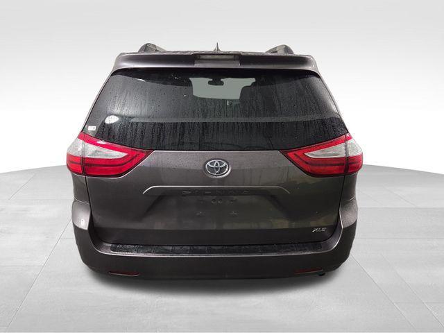 Photo of 2019 Predawn Gray Mica Toyota Sienna