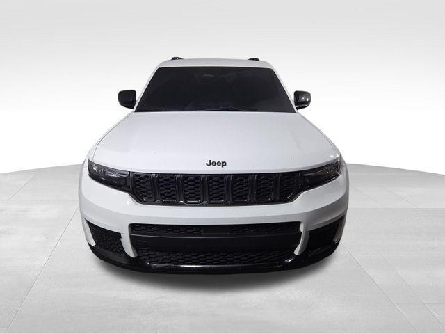 Photo of 2021 Bright White Clearcoat Jeep Grand Cherokee L