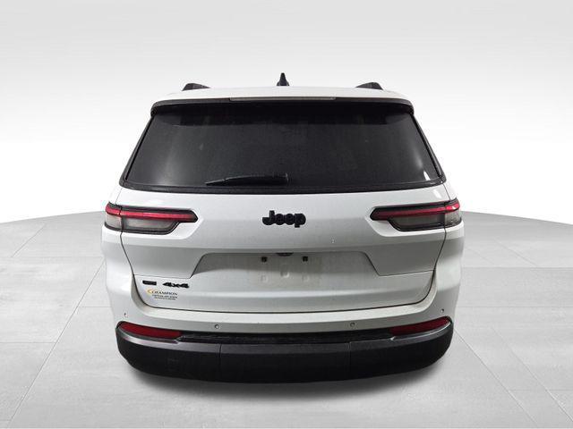 Photo of 2021 Bright White Clearcoat Jeep Grand Cherokee L