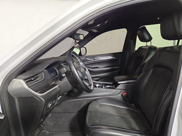 Photo of 2021 Bright White Clearcoat Jeep Grand Cherokee L