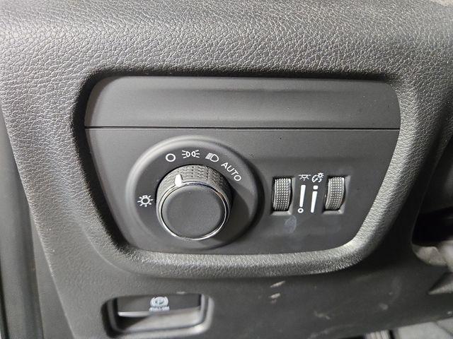 Photo of 2021 Bright White Clearcoat Jeep Grand Cherokee L