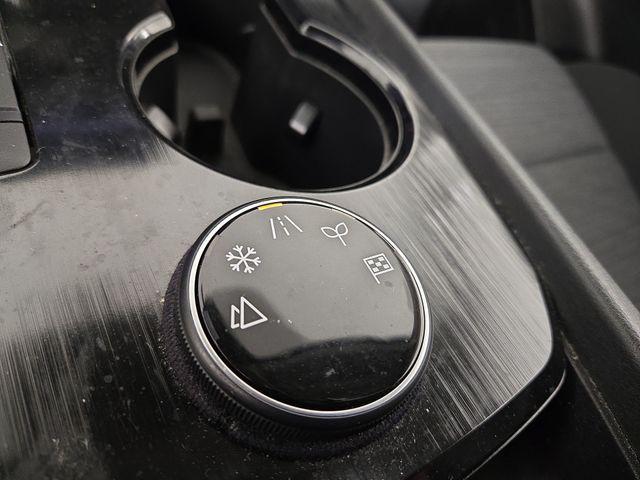 Photo of 2023 Pearl White Tricoat Nissan Rogue