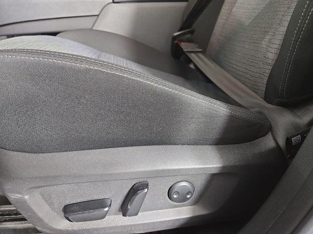Photo of 2023 Pearl White Tricoat Nissan Rogue