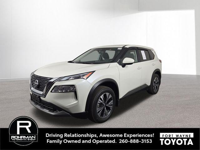 Photo of 2023 Pearl White Tricoat Nissan Rogue