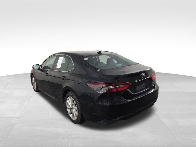 Photo of 2022 Midnight Black Metallic Toyota Camry