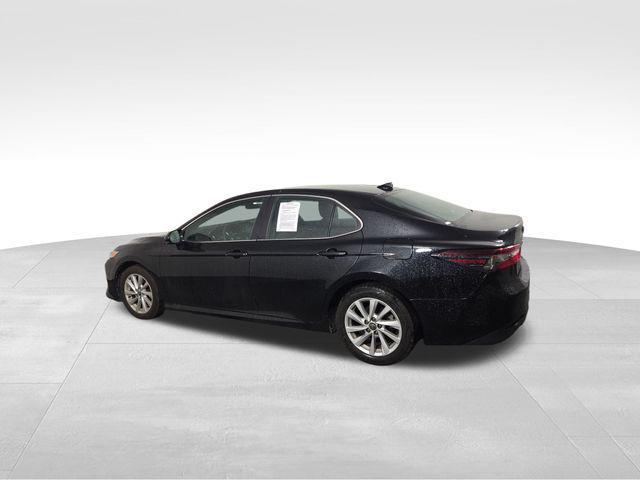 Photo of 2022 Midnight Black Metallic Toyota Camry