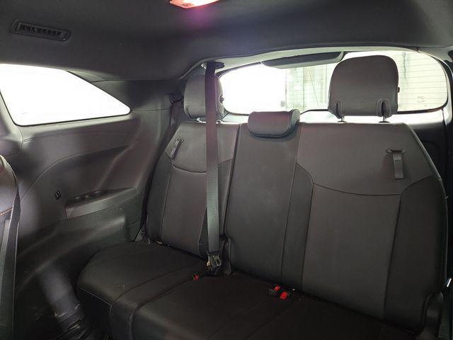Photo of 2022 White Toyota Sienna