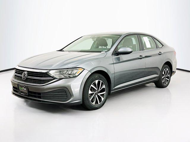 Photo of 2024 Platinum Gray Metallic Volkswagen Jetta