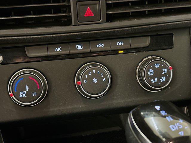 Photo of 2024 Platinum Gray Metallic Volkswagen Jetta
