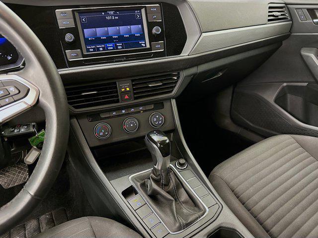 Photo of 2024 Platinum Gray Metallic Volkswagen Jetta