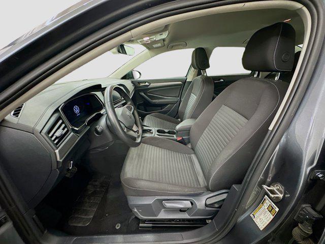 Photo of 2024 Platinum Gray Metallic Volkswagen Jetta