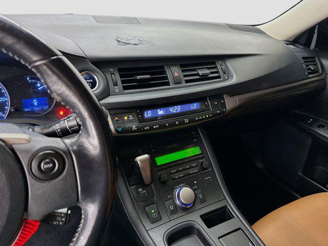 Photo of 2016 Obsidian Lexus CT 200h