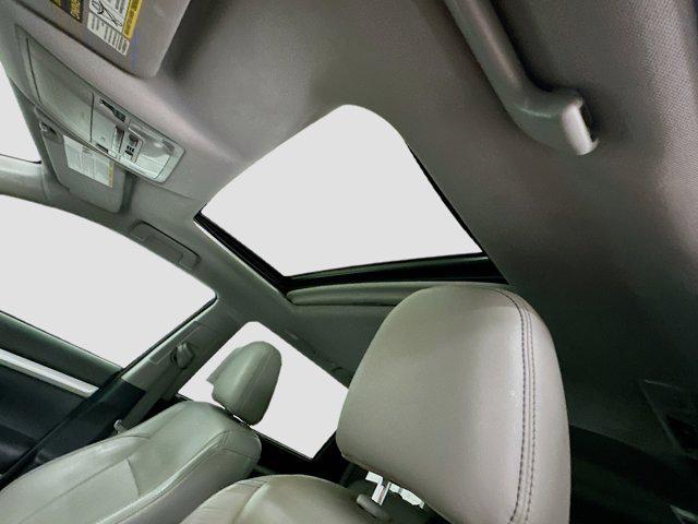 Photo of 2015 Blizzard Pearl Toyota Highlander