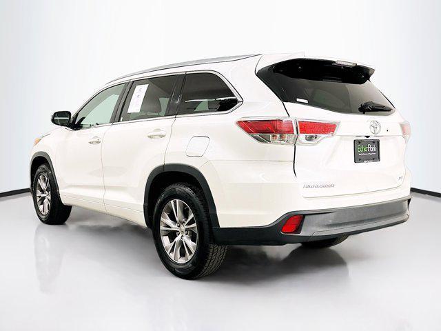 Photo of 2015 Blizzard Pearl Toyota Highlander