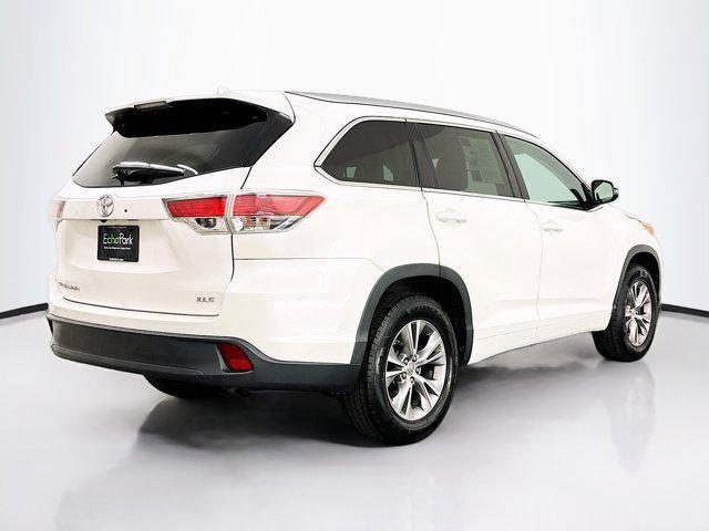 Photo of 2015 Blizzard Pearl Toyota Highlander
