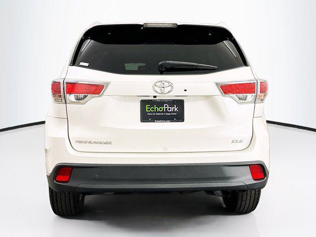 Photo of 2015 Blizzard Pearl Toyota Highlander