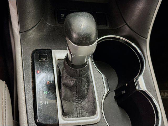 Photo of 2015 Blizzard Pearl Toyota Highlander