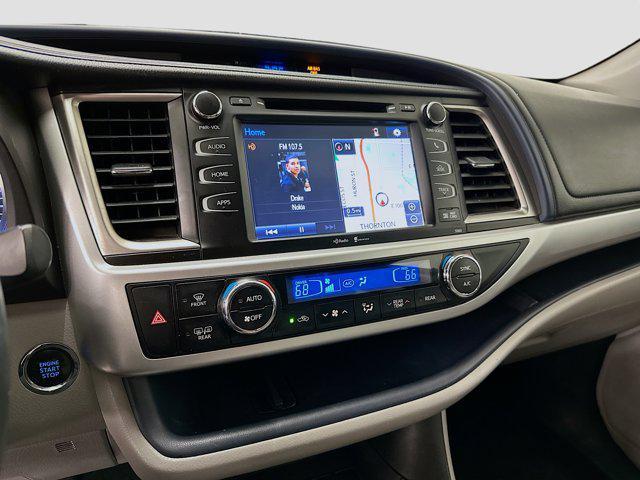 Photo of 2015 Blizzard Pearl Toyota Highlander