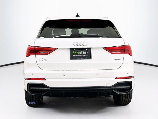 Photo of 2023 Ibis White Audi Q3