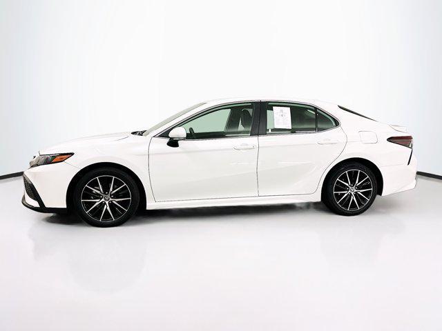 Photo of 2024 Ice Cap Toyota Camry