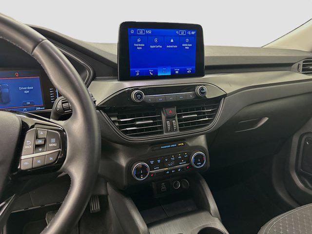 Photo of 2024 Iconic Silver Metallic Ford Escape
