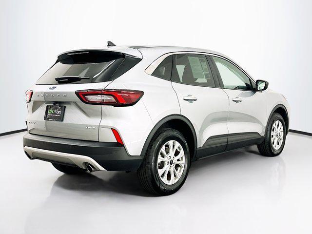 Photo of 2024 Iconic Silver Metallic Ford Escape